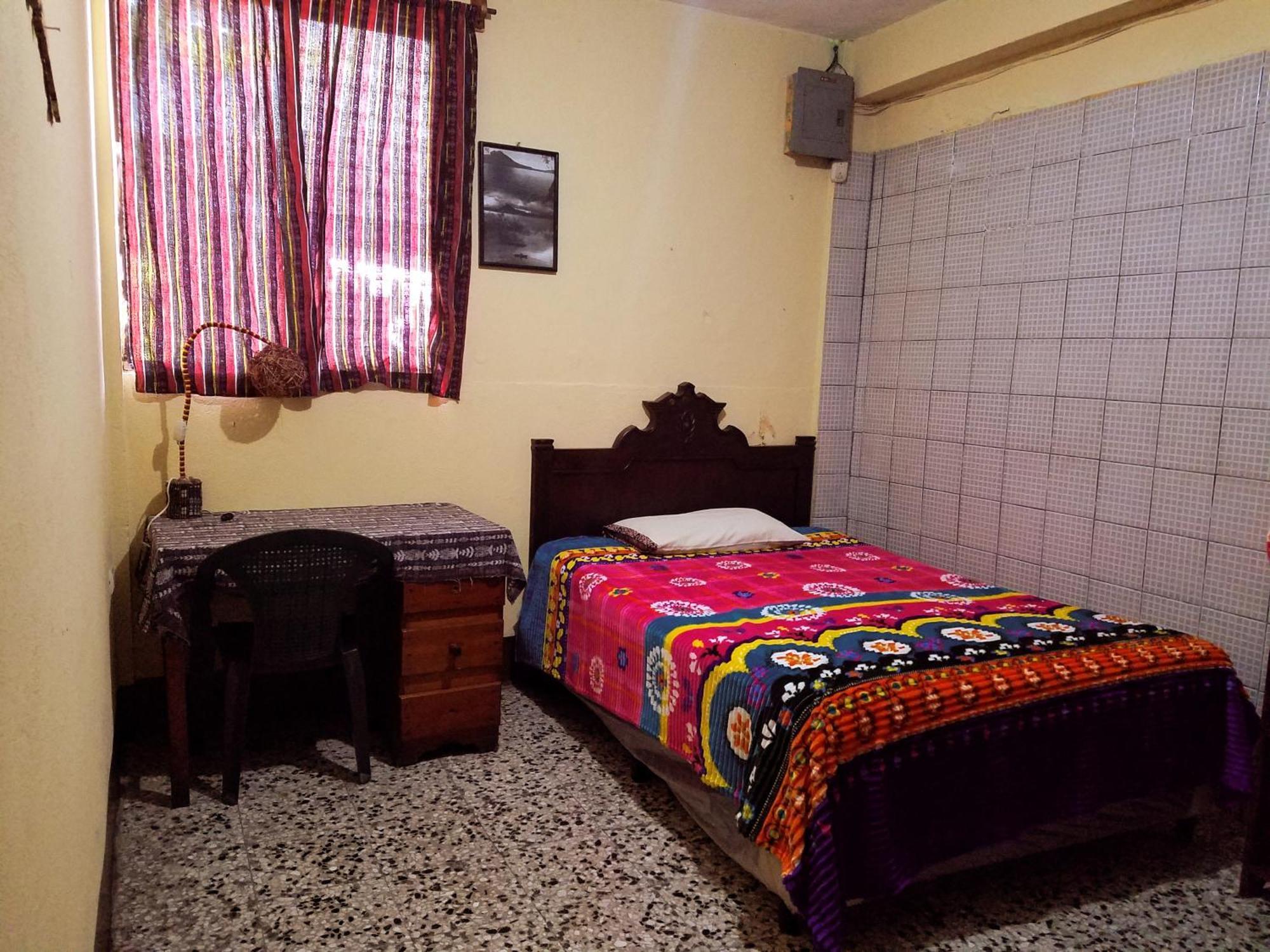 Casa Guillermo Batz Bed and Breakfast San Pedro La Laguna Rum bild