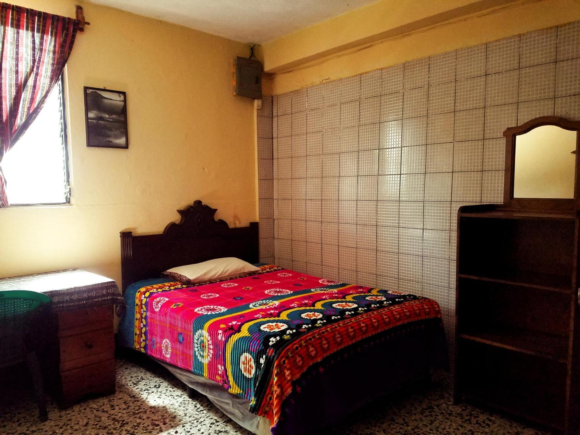 Casa Guillermo Batz Bed and Breakfast San Pedro La Laguna Rum bild